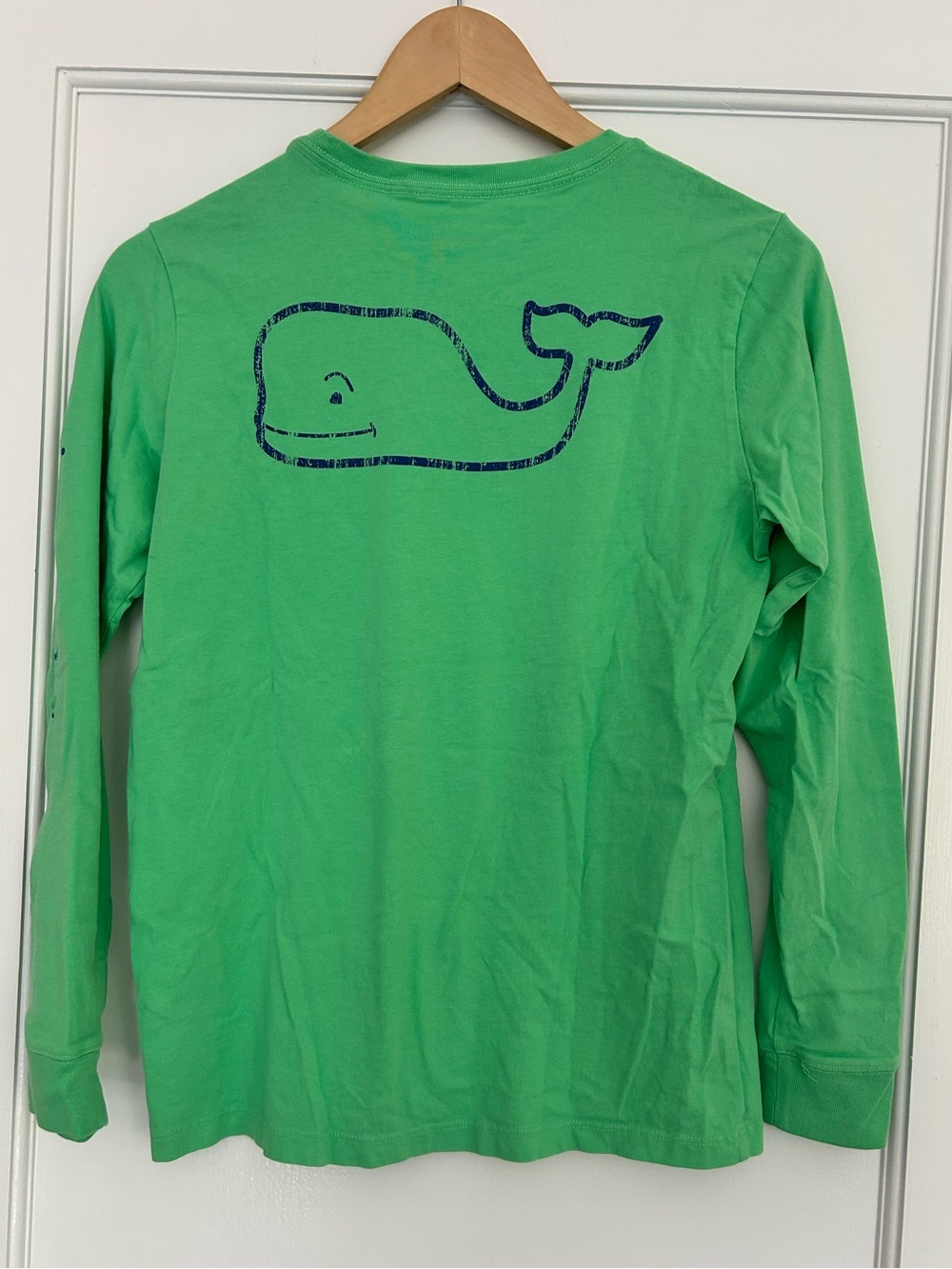 Vineyard Vines Boys Long Sleeve Vintage Whale Pocket Tee. Green. Size Youth M